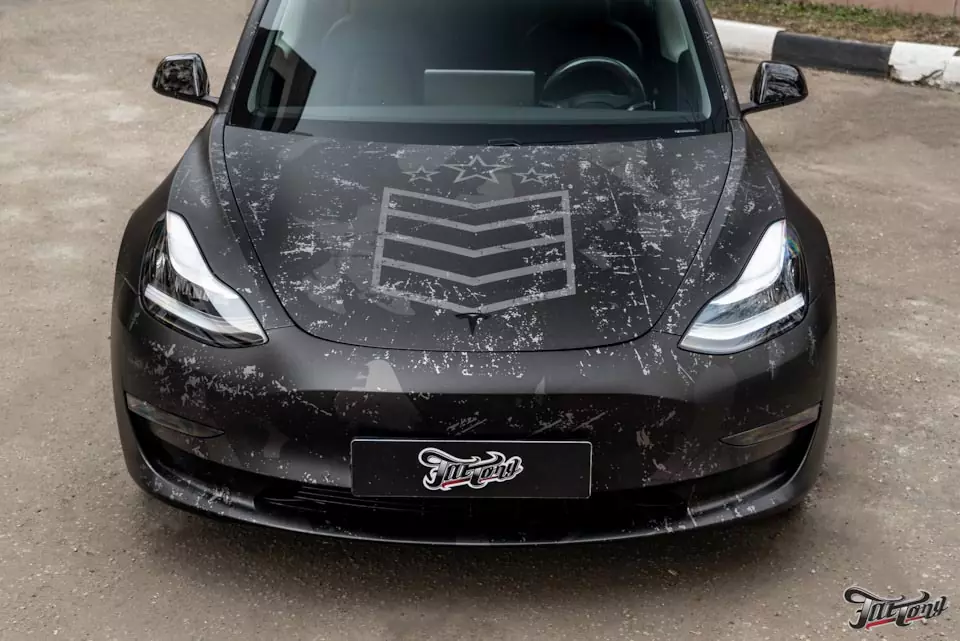 Tesla Model 3. Винилография, кованый карбон и окрас суппортов в камуфляж!